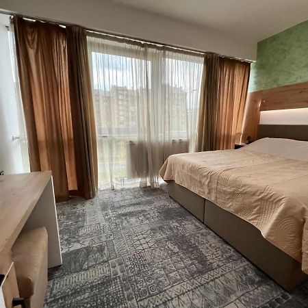 Hotel Brkic Sarajevo Airport - Free Parking Bagian luar foto