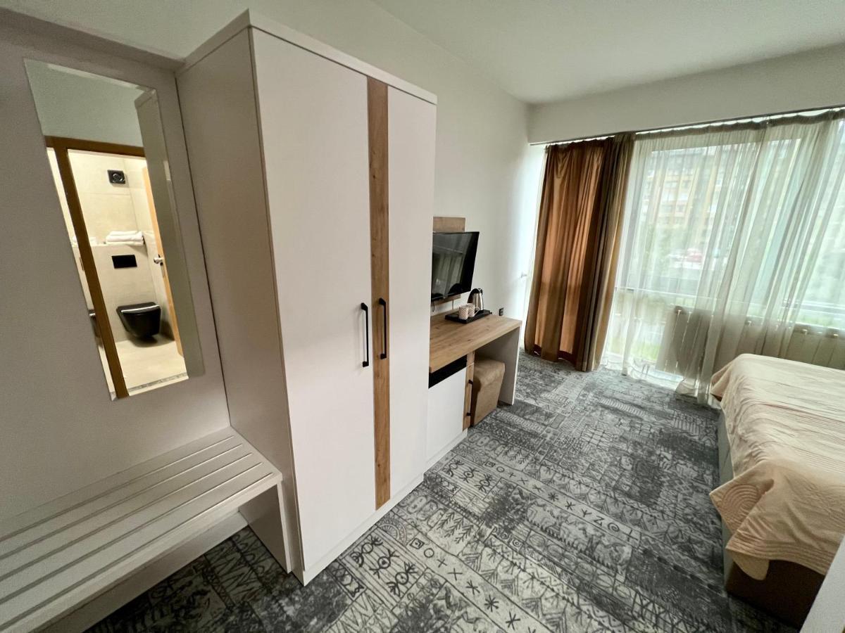 Hotel Brkic Sarajevo Airport - Free Parking Bagian luar foto