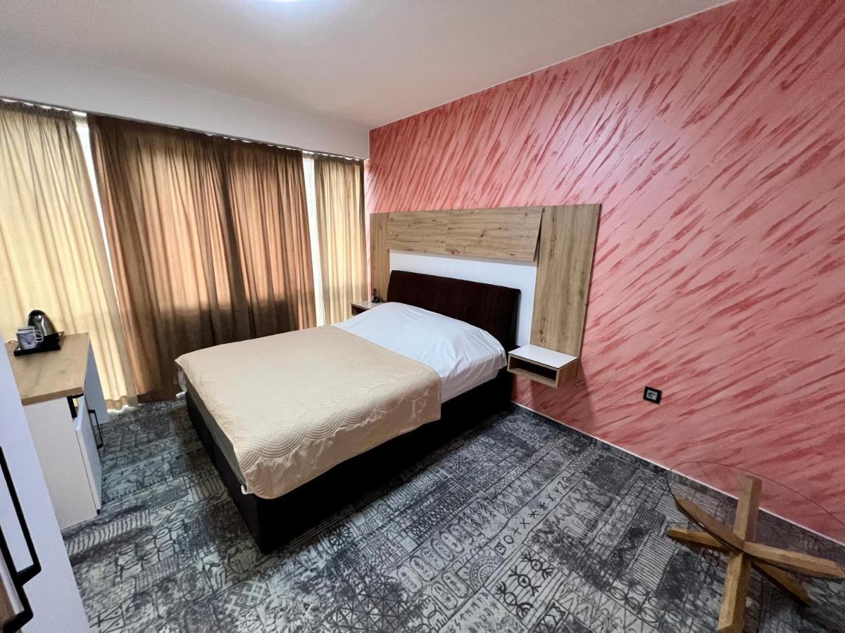 Hotel Brkic Sarajevo Airport - Free Parking Bagian luar foto