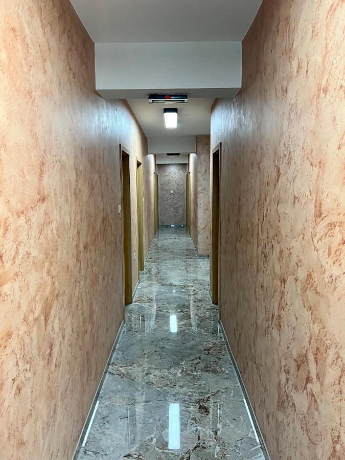Hotel Brkic Sarajevo Airport - Free Parking Bagian luar foto