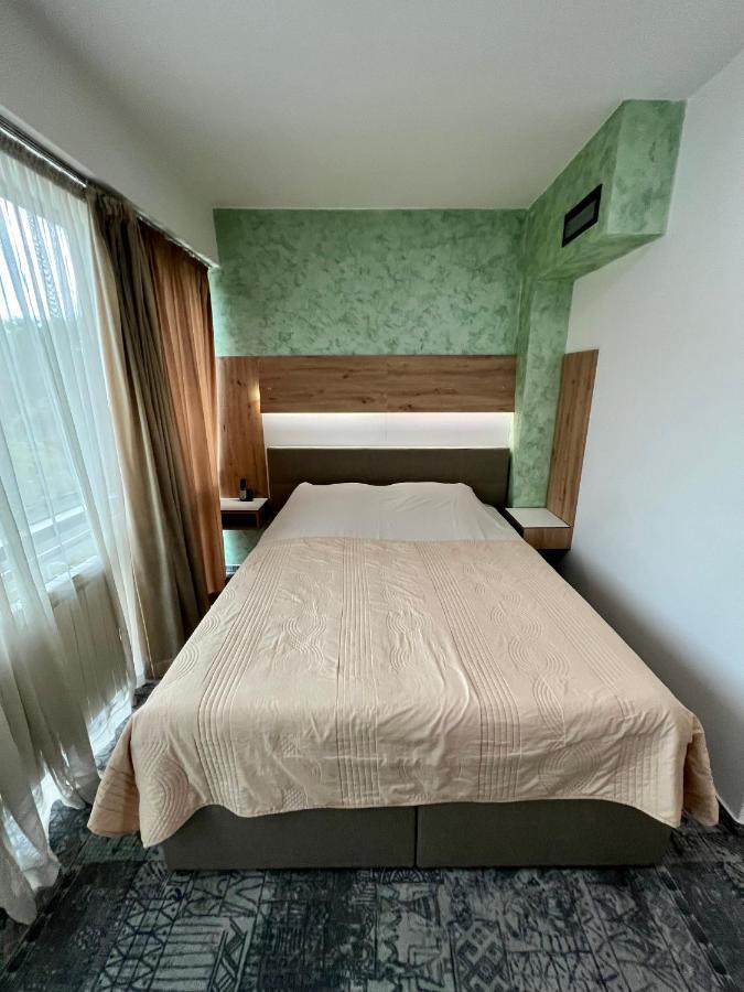 Hotel Brkic Sarajevo Airport - Free Parking Bagian luar foto