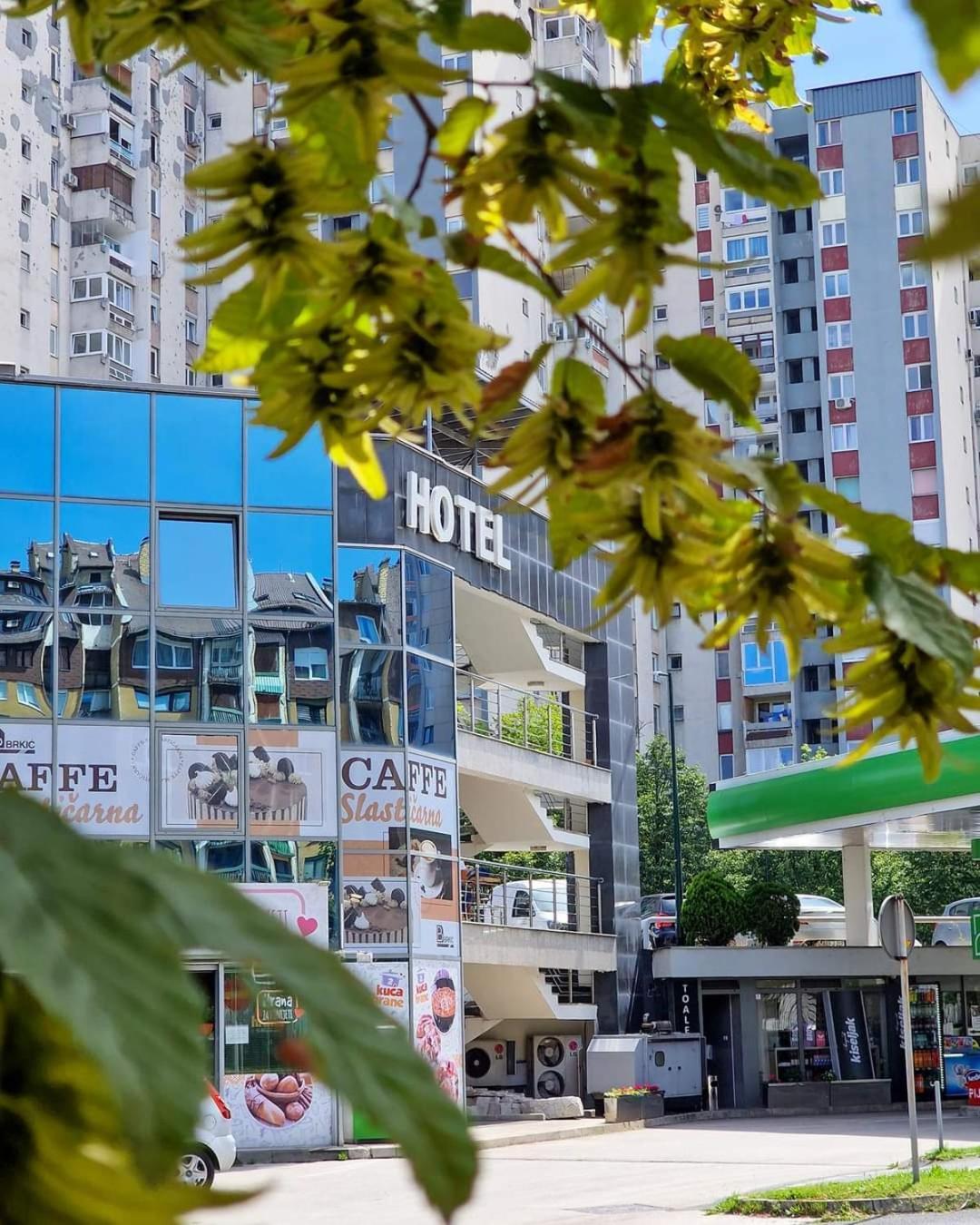 Hotel Brkic Sarajevo Airport - Free Parking Bagian luar foto