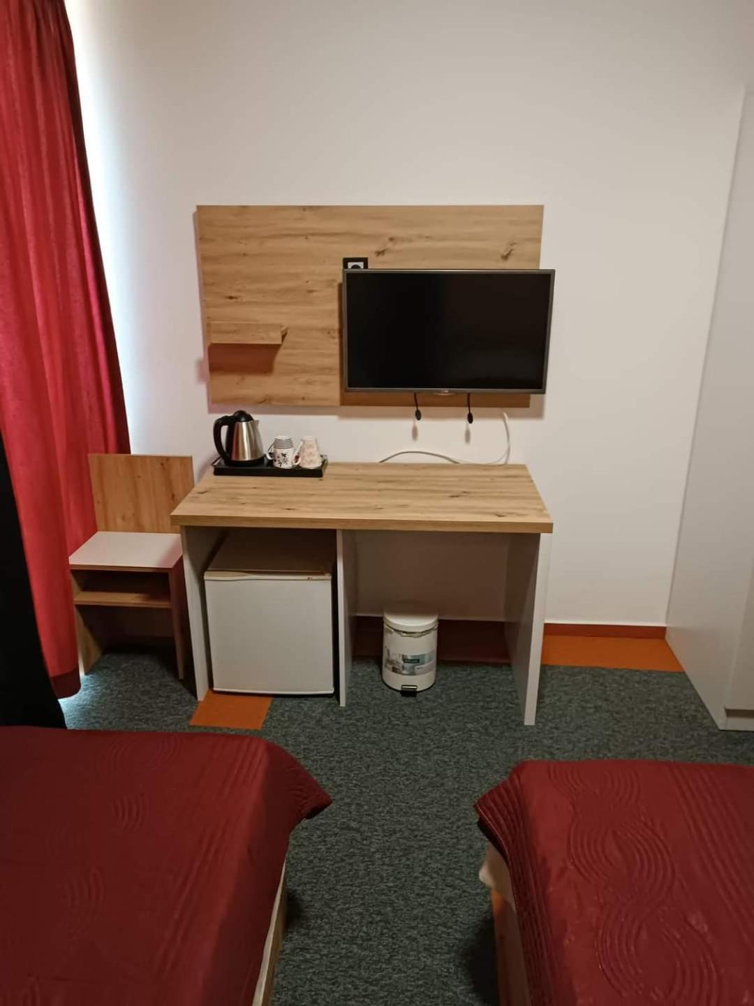 Hotel Brkic Sarajevo Airport - Free Parking Bagian luar foto