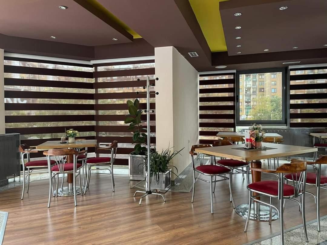 Hotel Brkic Sarajevo Airport - Free Parking Bagian luar foto