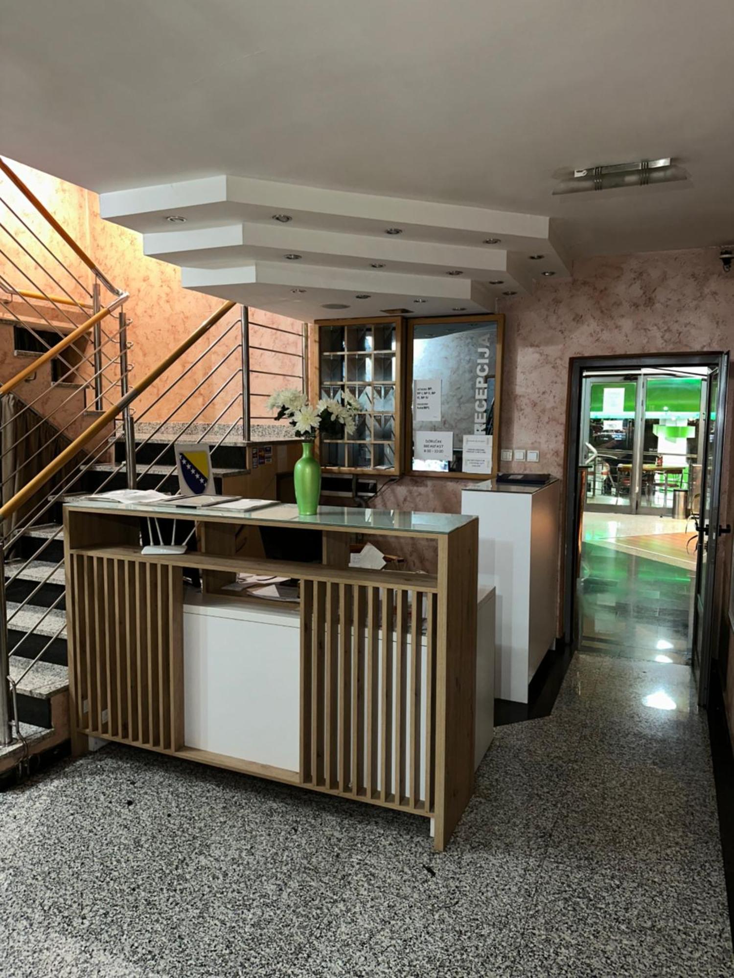 Hotel Brkic Sarajevo Airport - Free Parking Bagian luar foto