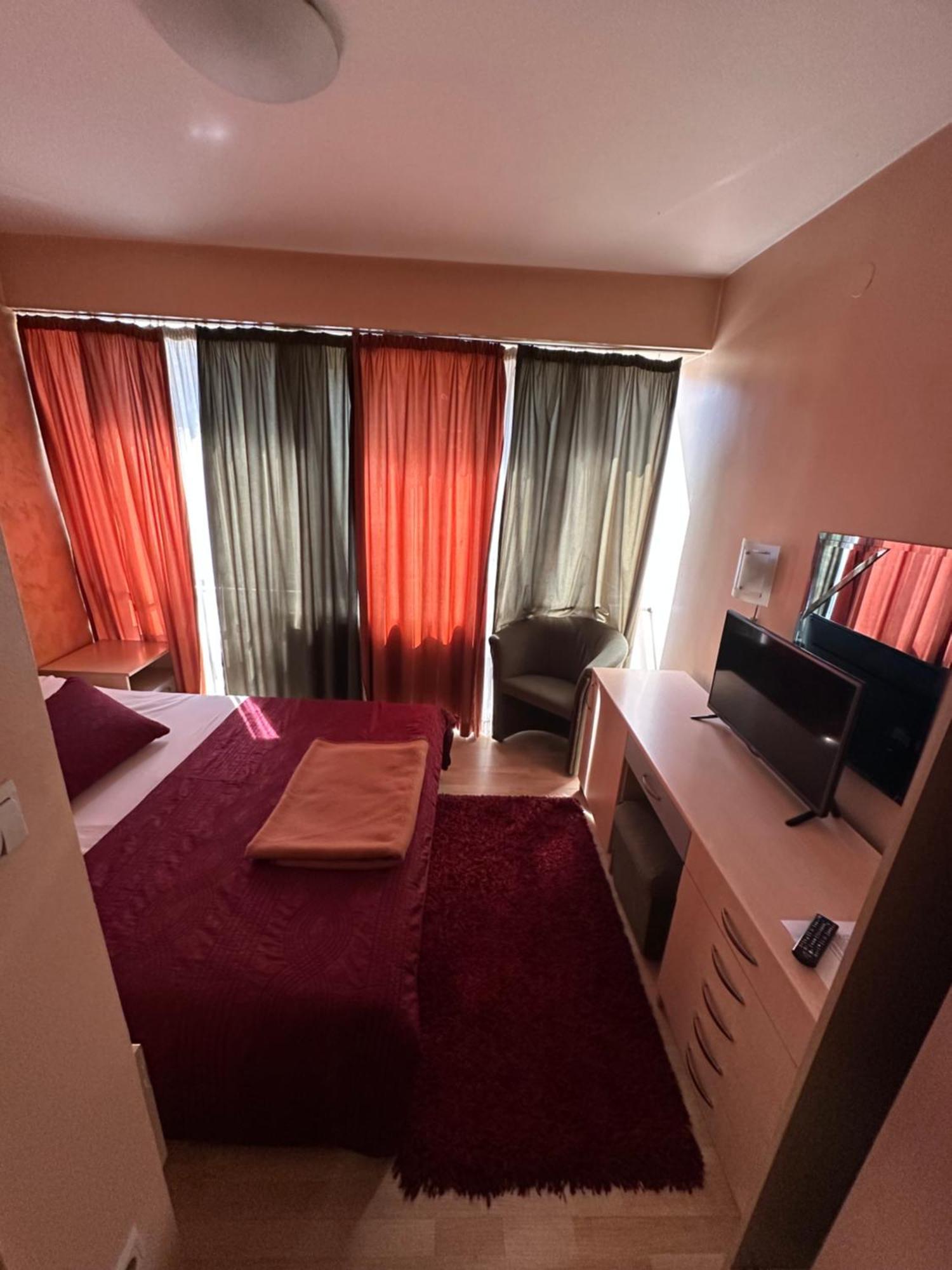 Hotel Brkic Sarajevo Airport - Free Parking Bagian luar foto