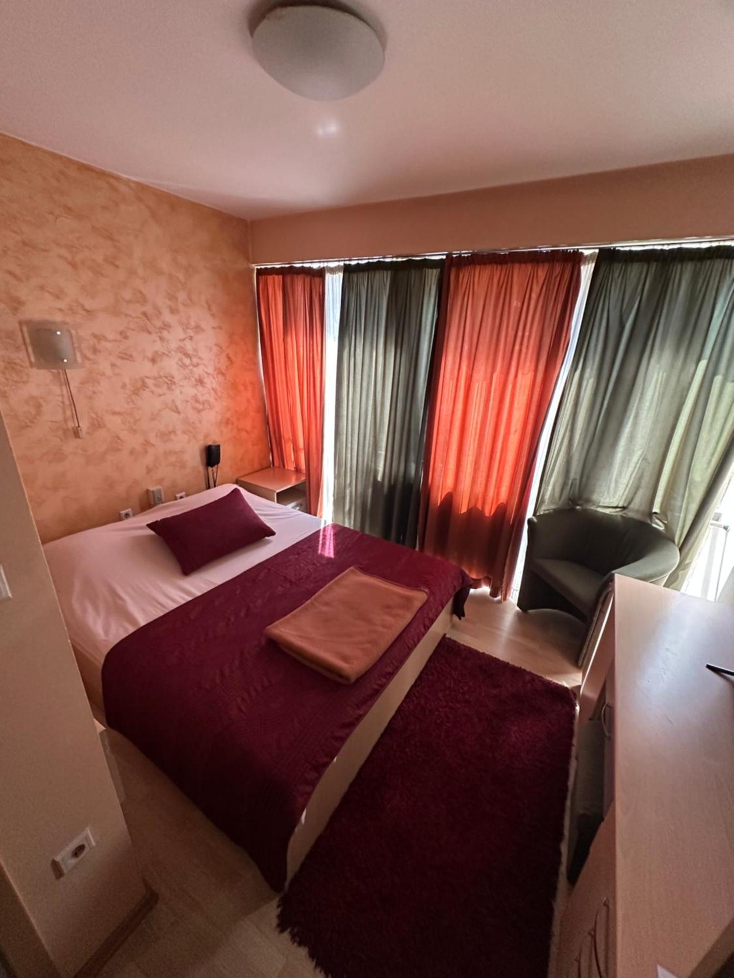 Hotel Brkic Sarajevo Airport - Free Parking Bagian luar foto