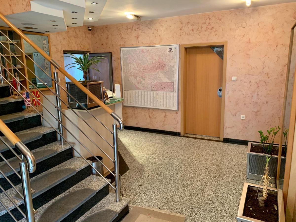 Hotel Brkic Sarajevo Airport - Free Parking Bagian luar foto
